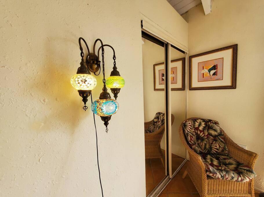 The Cottage At Villa Indigo Шарлот Амали Екстериор снимка